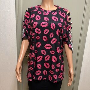 Black and Hot Pink Lips Lazer Cut Short Sleeve Top New 1X